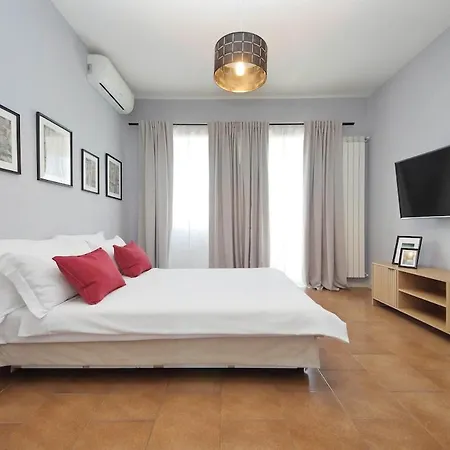 Apartment Ostiense Station Penthouse Rom