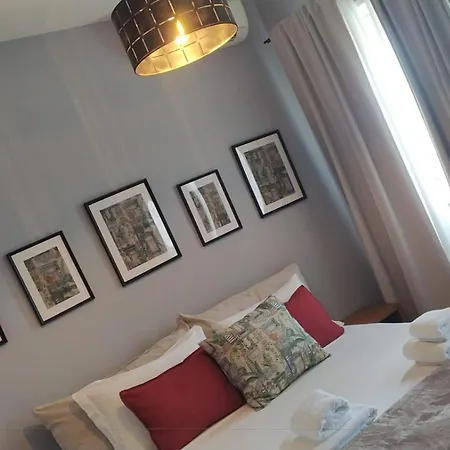 Ostiense Station Penthouse Apartman